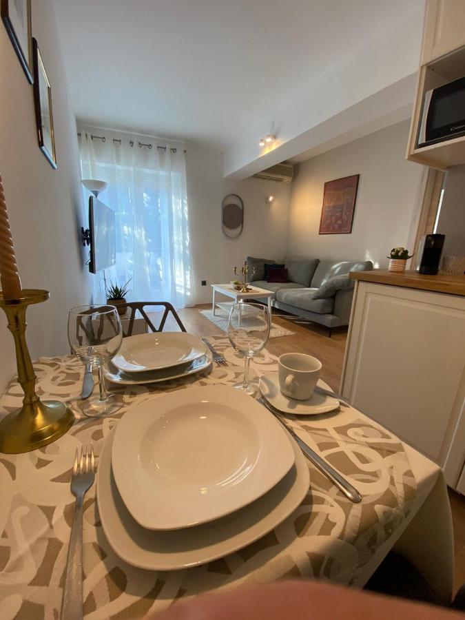 Apartments Fantasia พูลา ภายนอก รูปภาพ