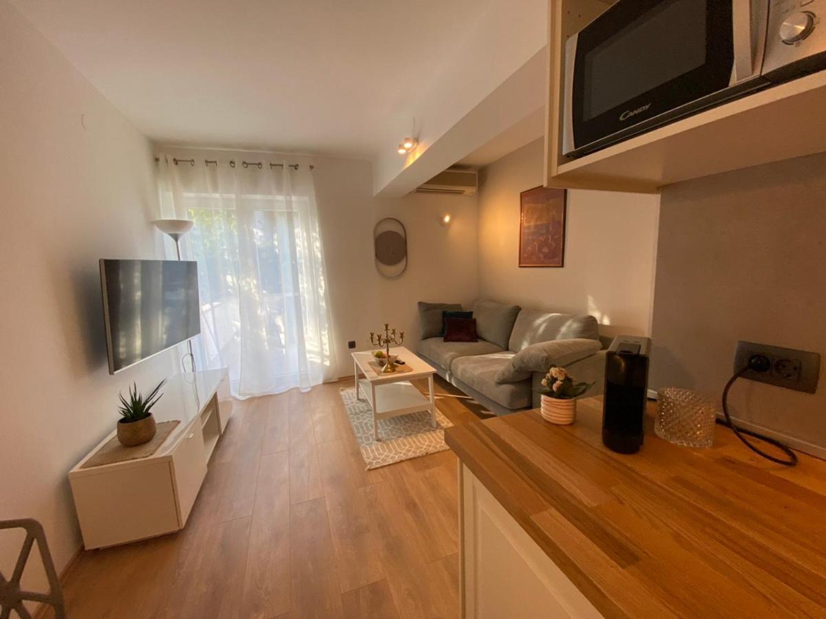 Apartments Fantasia พูลา ภายนอก รูปภาพ