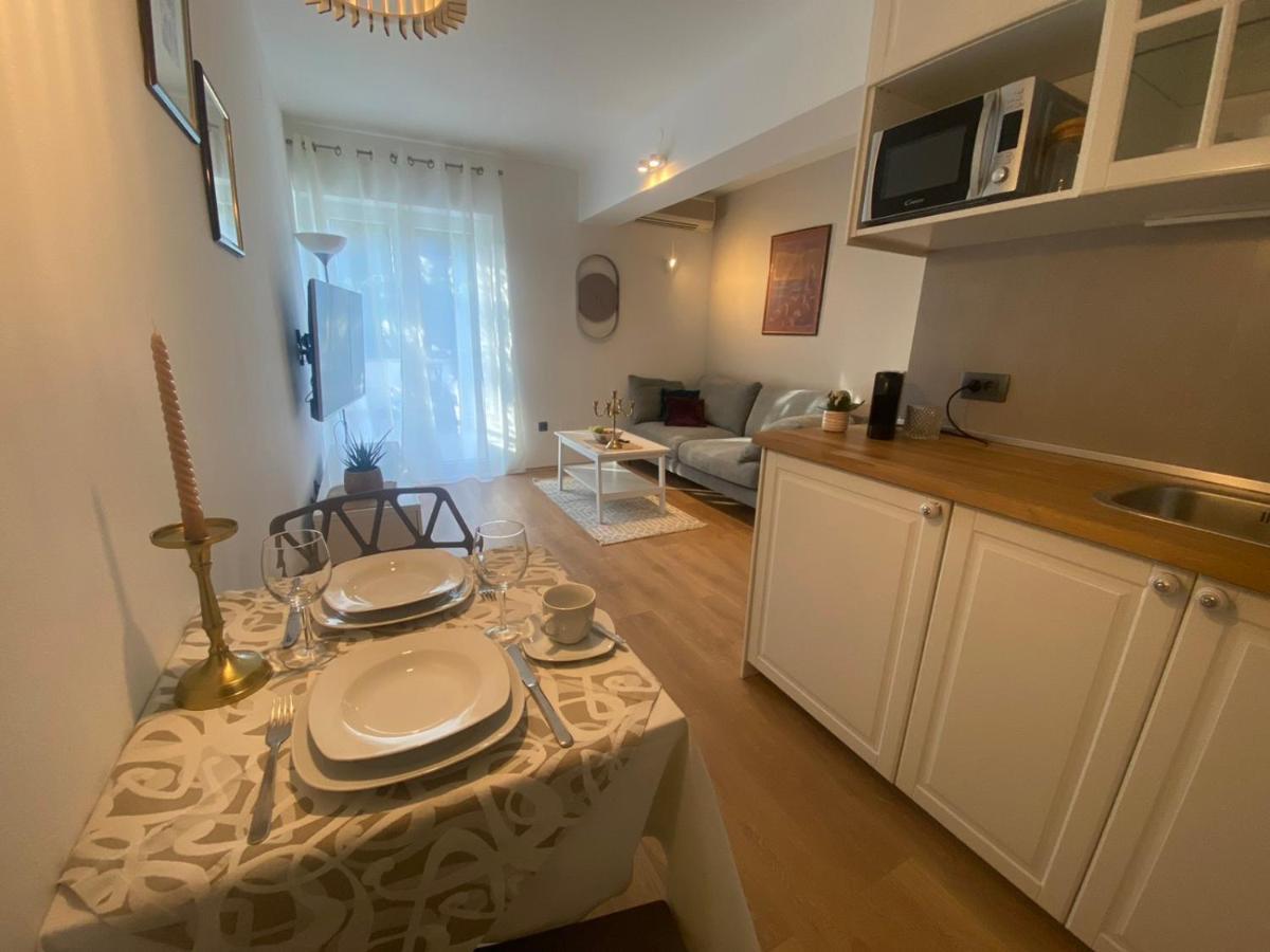 Apartments Fantasia พูลา ภายนอก รูปภาพ