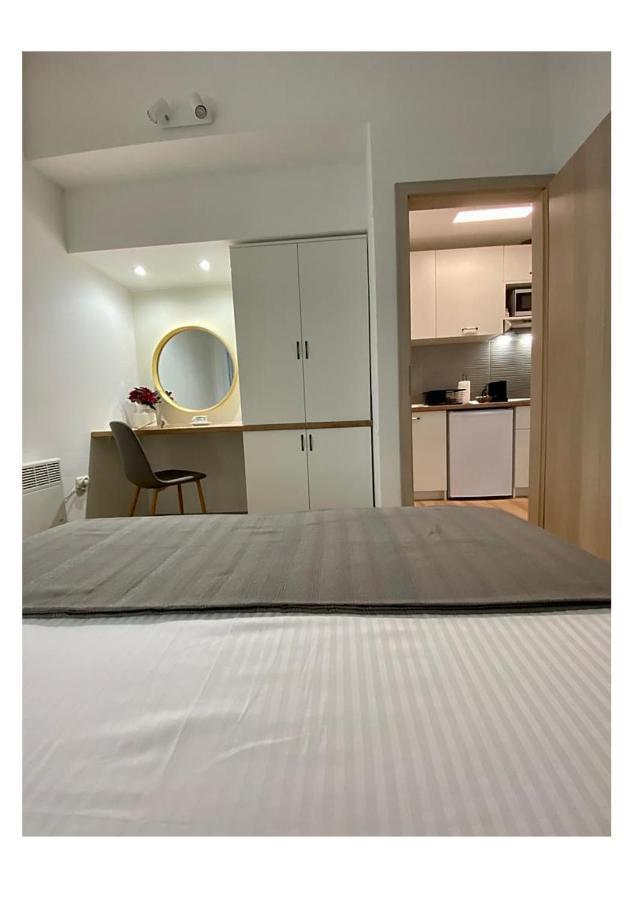 Apartments Fantasia พูลา ภายนอก รูปภาพ