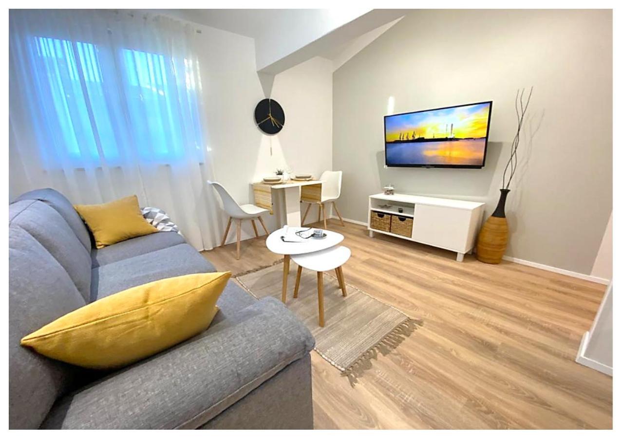 Apartments Fantasia พูลา ภายนอก รูปภาพ